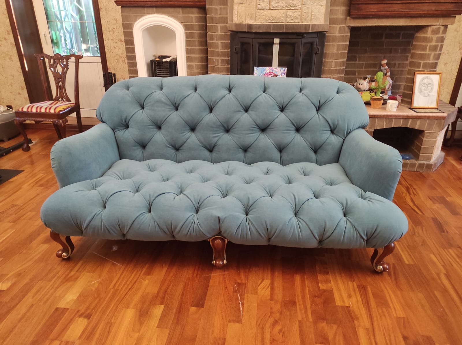 Обивка дивана. Пражская